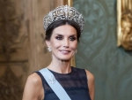 La reina Letizia de España ha sabido balancear la elegancia con la innovación en su clóset, manteniendo los clásicos de su posición