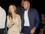 Kylian Mbappe y Ester Exposito during Paris Fashion Week saliendo de un club de moda