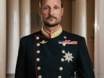 El rey Haakon de Noruega asciende al trono tras uno de los años más turbulentos en su familia