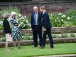 El príncipe Harry con su tío, Charles Spencer, y sus tías Lady Jane Fellowes y Lady Sarah McCorquodale