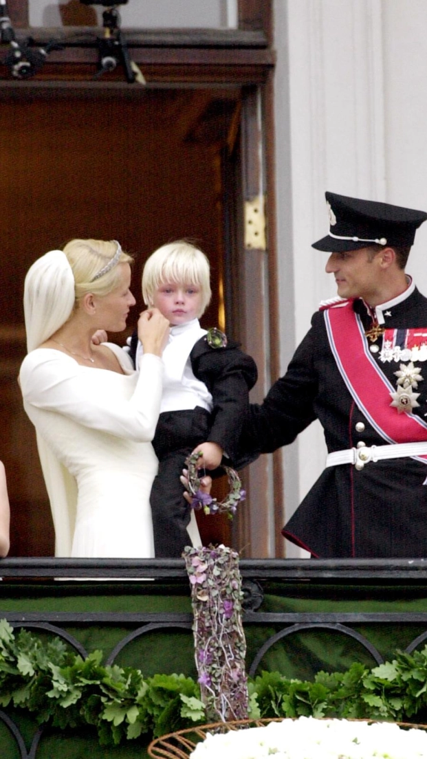 Marius Borg estuvo en el balcón con su madre, Mette-Marit, y Haakon