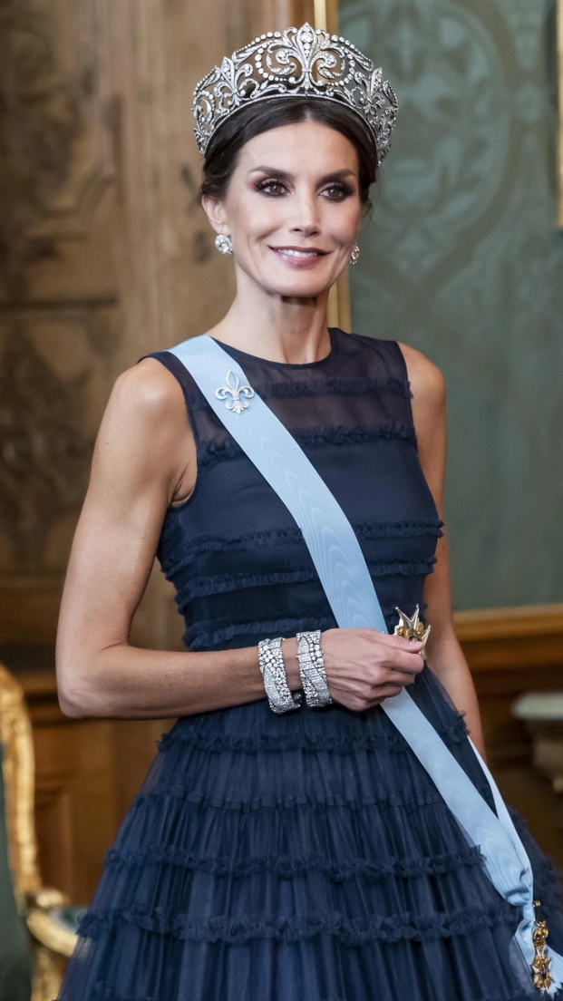 reina-letizia-tiara-flor-lis-jpg