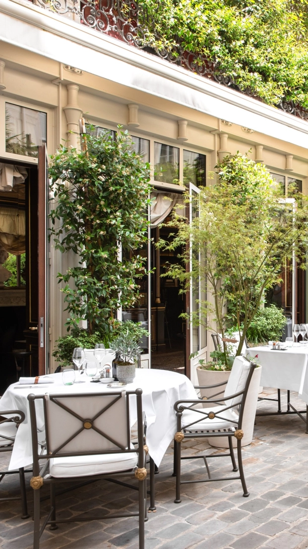 Le Patio de la Pagode de Cos en La Réserve Paris