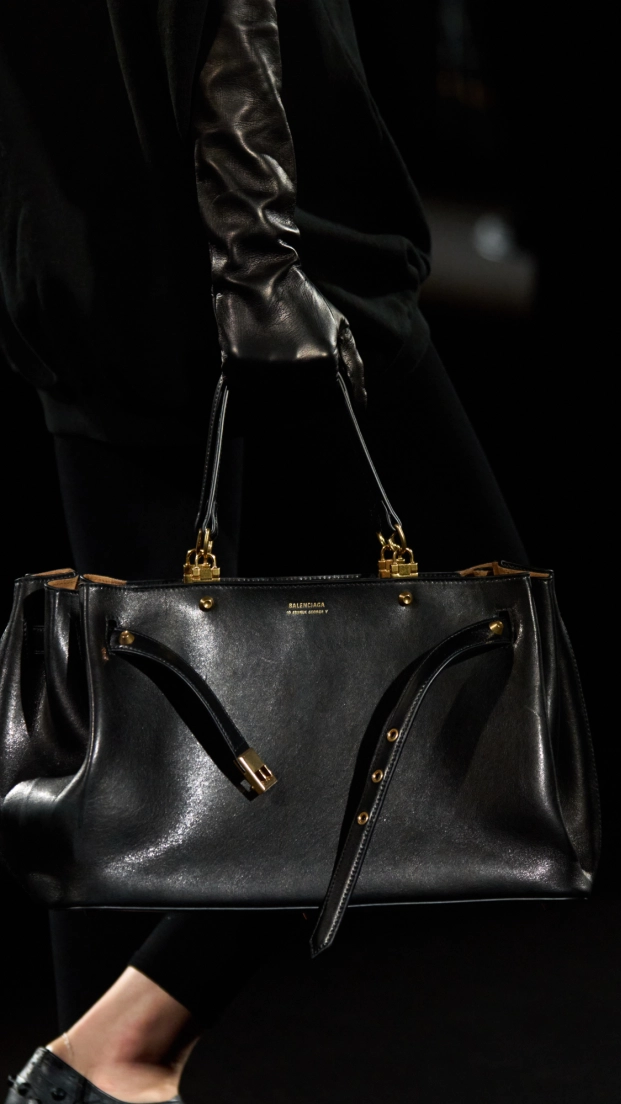 Tote bags de Valentino, Chanel, Hermes, Prada, Miu Miu, Balenciaga, Max Mara