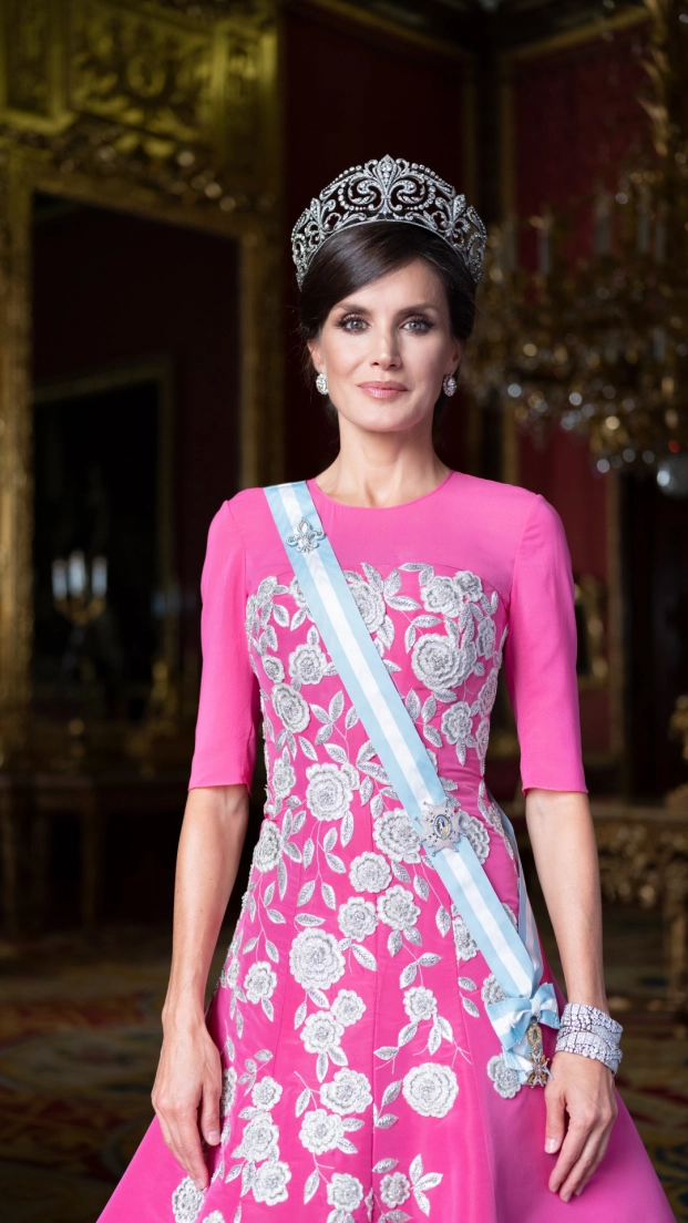 La reina Letizia de España comparte a sus joyas con la doña Sofía