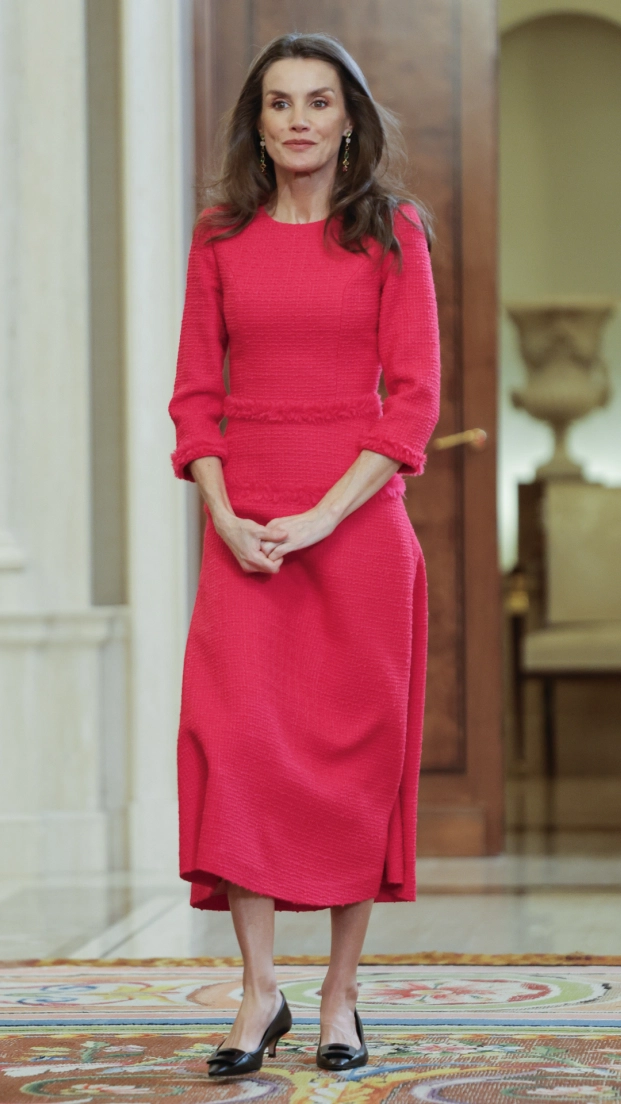 La reina Letizia siempre lucía tacones de la firma Magrit, pero ante un padecimiento en sus pies ha tenido que cambiar el estilo de sus zapatos
