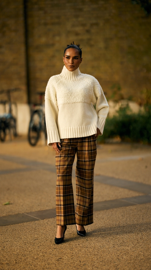 Looks de street style estilo de la serie The Gentlemen en Londres