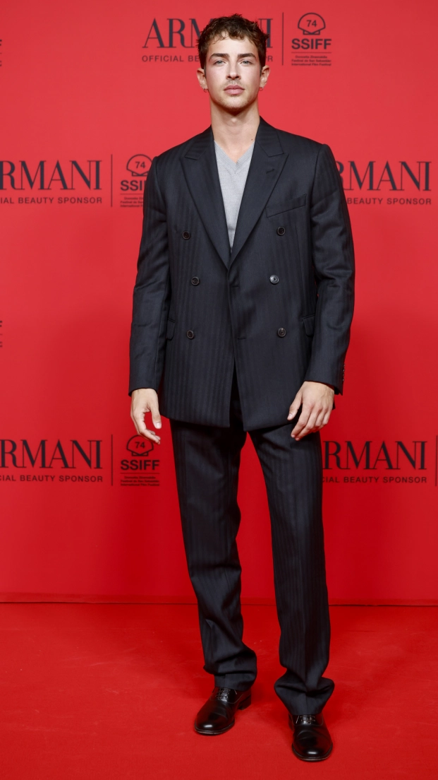 Manu Ríos en el evento de Armani en el marco del Festival de Cine de San Sebastián