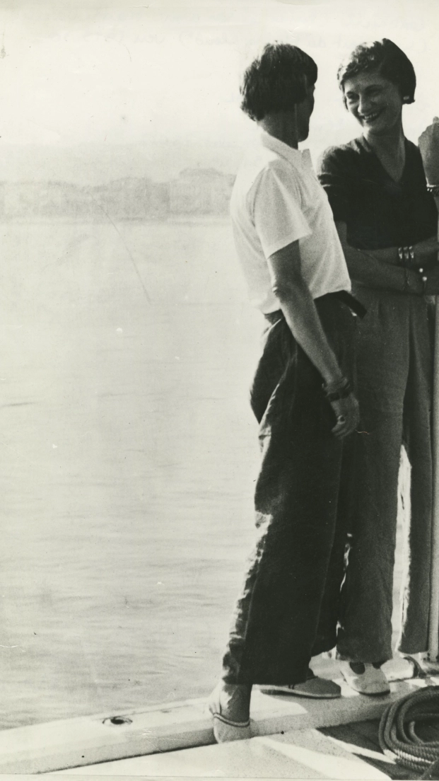 Coco Chanel, inspirada por la brisa normanda y el estilo de vida de los marineros locales, decidió romper las reglas en Deauville