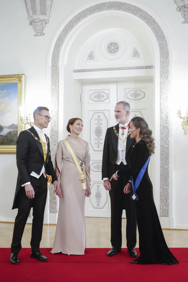 La reina Letizia y el rey Felipe de España en visita a Finlandia con el presidente Alexander Stubb y su esposa, Suzanne Innes-Stubb
