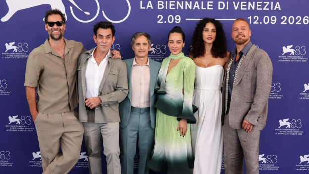 Manuel Garcia-Rulfo, Jorge Salinas, Gael García Bernal, Esmeralda Pimentel, Débora Nascimento y Ricky Martin en el Festival Internacional de Cine de Venecia