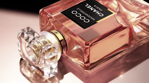 Chanel celebra los 25 años de una de sus fragancias icónicas con Coco Mademoiselle Crush Absolu