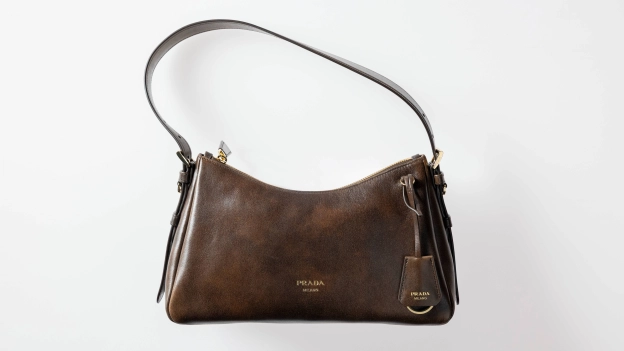 Los modelos de bolsos Aimée, Route y Explore de Prada, son parte de esta experimentación con la piel
