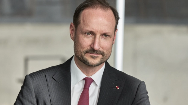 Haakon ha subido al trono noruego en medio de uno de los años más complicados para él y su familia