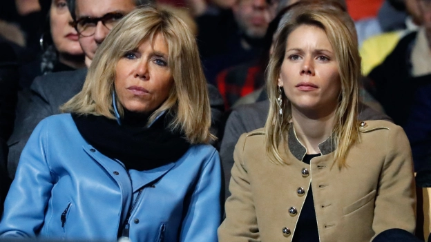 Tiphaine Auziere mantiene una vida fuera de la atención mediática que tiene su madre Brigitte, al ser la esposa del presidente de Francia, Emmanuel Macron