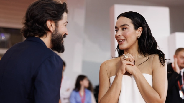 Esmeralda Pimentel y el productor de la cinta, Diego Luna, en el Festival de Venecia