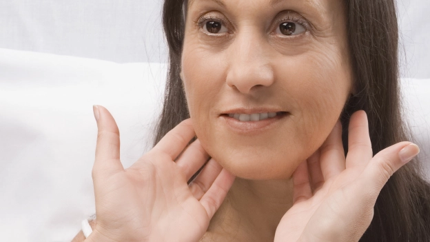 Más mujeres mencionan explícitamente la menopausia o la perimenopausia como motivo para buscar tratamiento estético.