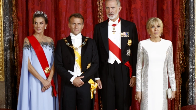 Brigitte Macron ha vuelto a confiar en su combinación favorita para las noches de gala