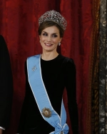 reina-letizia-flor-lis-tiara-jpg