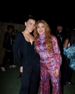 Michelle Salas y Shakira posando durante los conciertos de la artista en Madrid