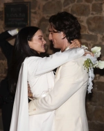 Damiano David y Dove Cameron celebraron su boda civil en un pequeño pueblo italiano en la Toscana