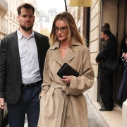 Rosie Huntington-Whiteley en París