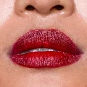 Blurred lips, la técnica labial que triunfa este otoño