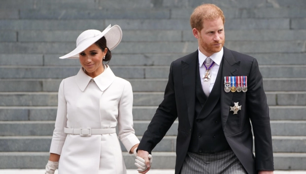 La mudanza del príncipe Harry y Meghan Markle a Reino Unido no implica un regreso a las funciones de la Casa Real, según ha explicado el rey Carlos III en una carta