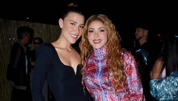 Michelle Salas y Shakira posando durante los conciertos de la artista en Madrid