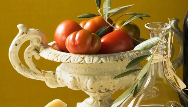 tomates, aceite de oliva, pan, queso
