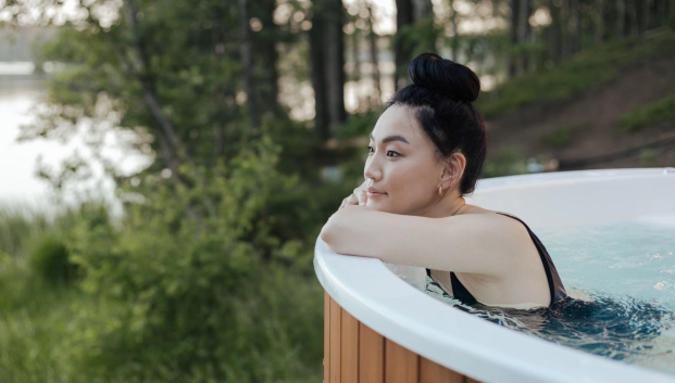 Una mujer disfrutando del K-wellness