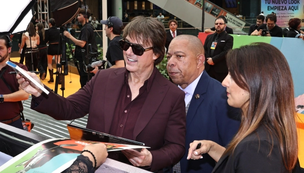 Tom Cruise y Alejandro González Iñárritu en Ciudad de México presentando la película Digger