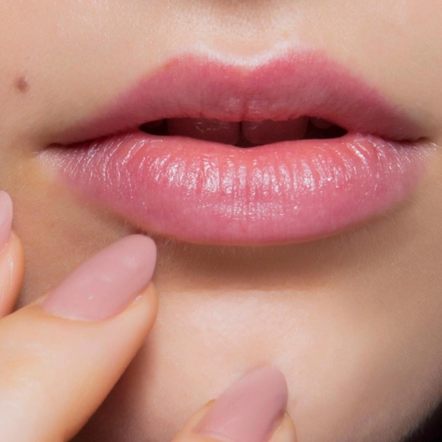 Las milky nails son una de las tendencias de este 2026
