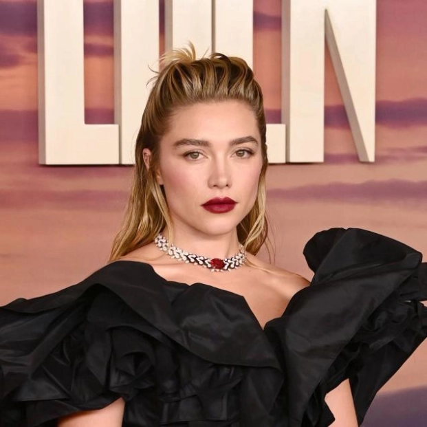 Los beauty looks de Florence Pugh en la promoción de 'Al este del edén' la serie de Netflix