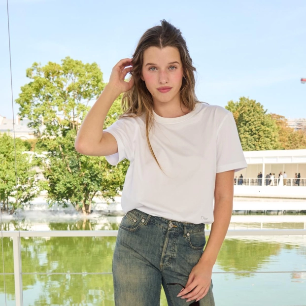 Ever Anderson con un beauty look fresco y natural en el desfile Christian Dior primavera-verano 2027