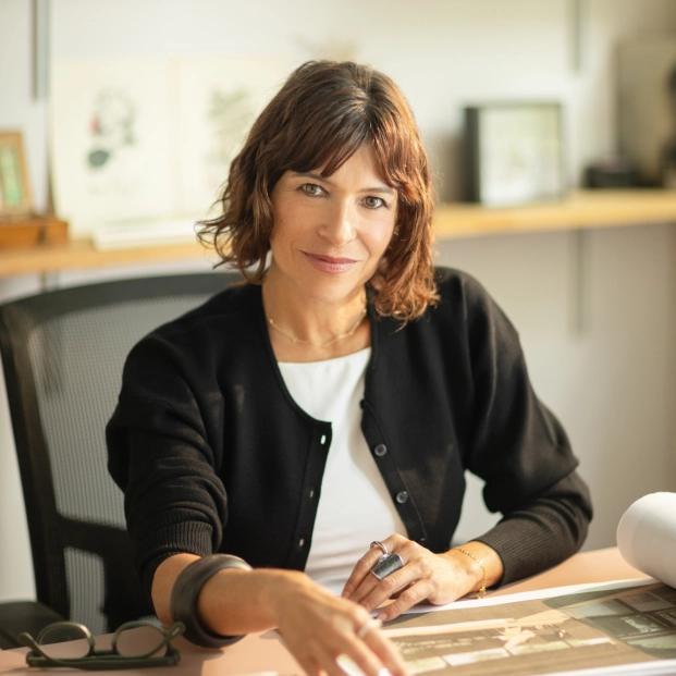La arquitecta Rozana Montiel en su estudio