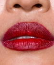 Blurred lips, la técnica labial que triunfa este otoño