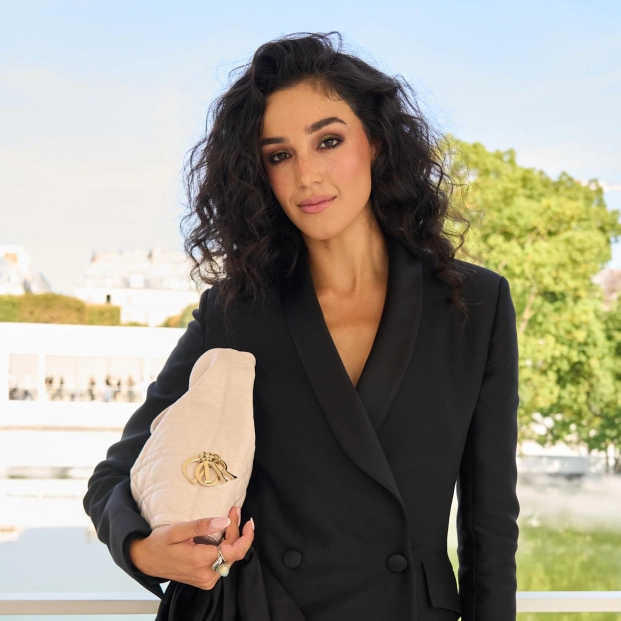 Ale Capetillo fue una de las invitadas al desfile SS27 de Dior en la Paris Fashion Week
