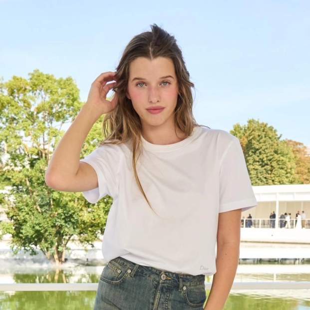 Ever Anderson con un beauty look fresco y natural en el desfile Christian Dior primavera-verano 2027